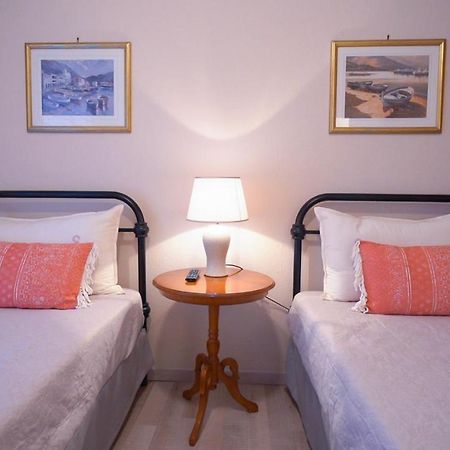Thirtyfive Apartment Aridaía Ngoại thất bức ảnh